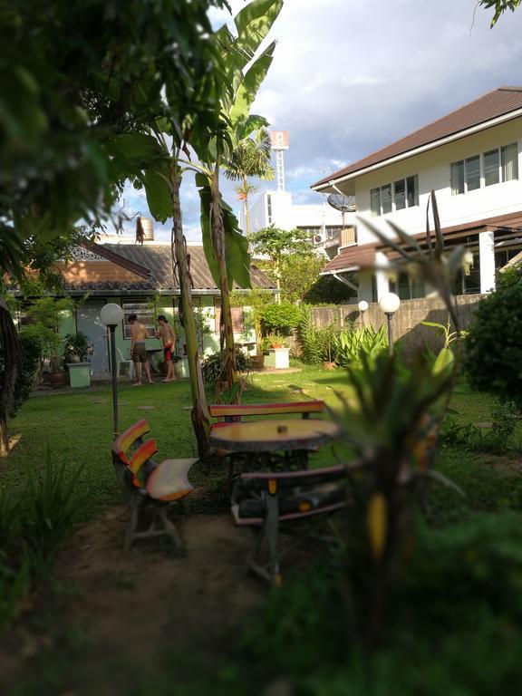Baan Bua Guest House Chiang Rai Exterior photo